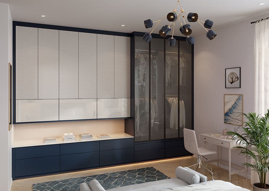 Armario de almacenamiento personalizado del techo al piso, encimera y puertas de vidrio pintadas por California Closets.