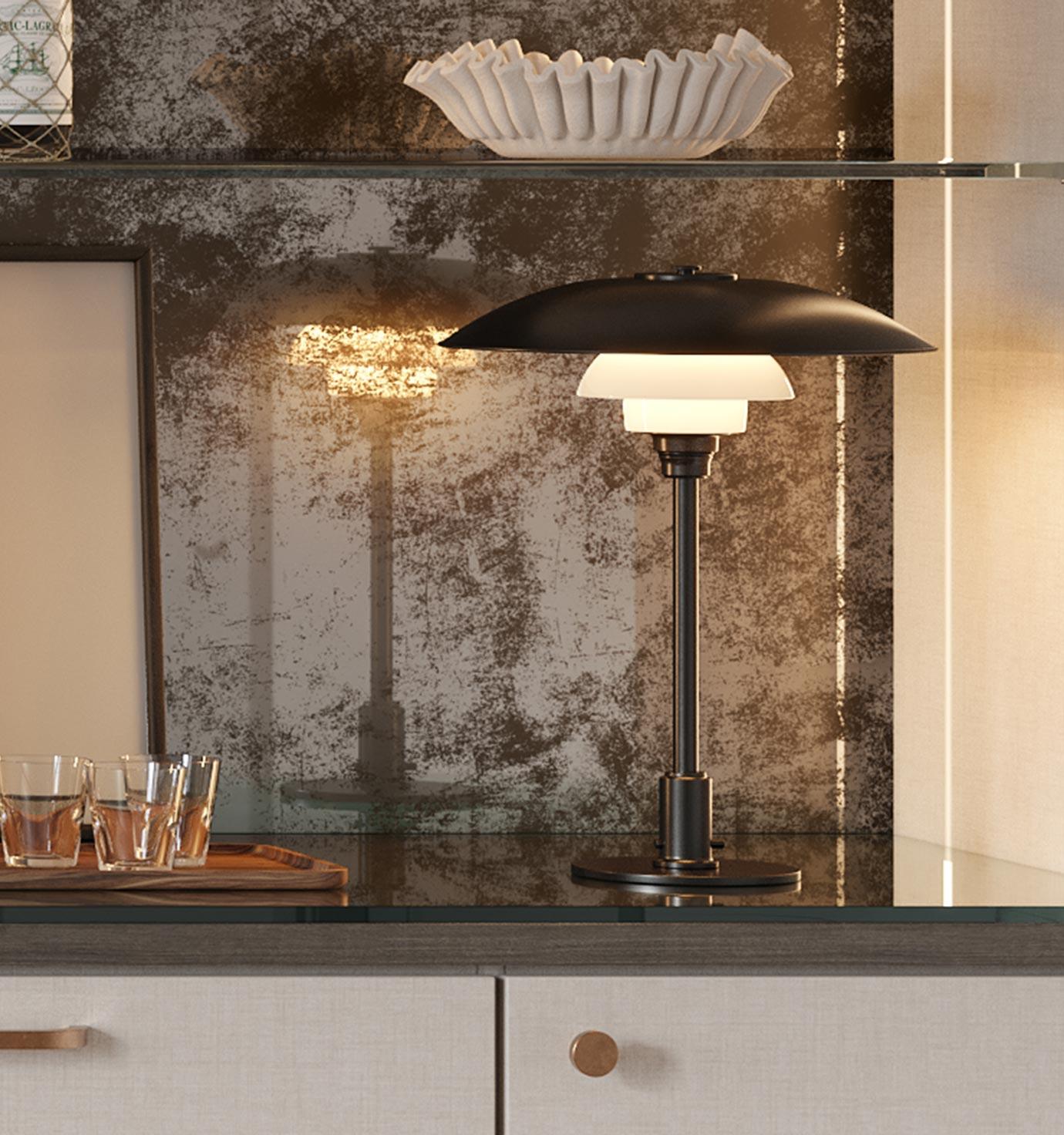 Diseño de barra para el hogar para organizarse con herrajes decorativos de California Closets