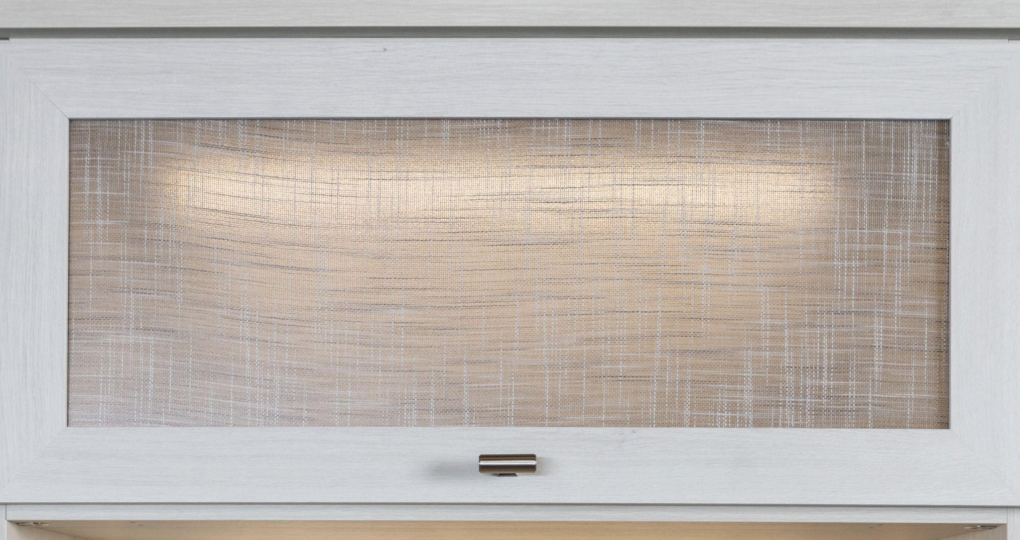 Puertas de gabinete personalizadas diseñadas con paneles especiales creados por California Closets