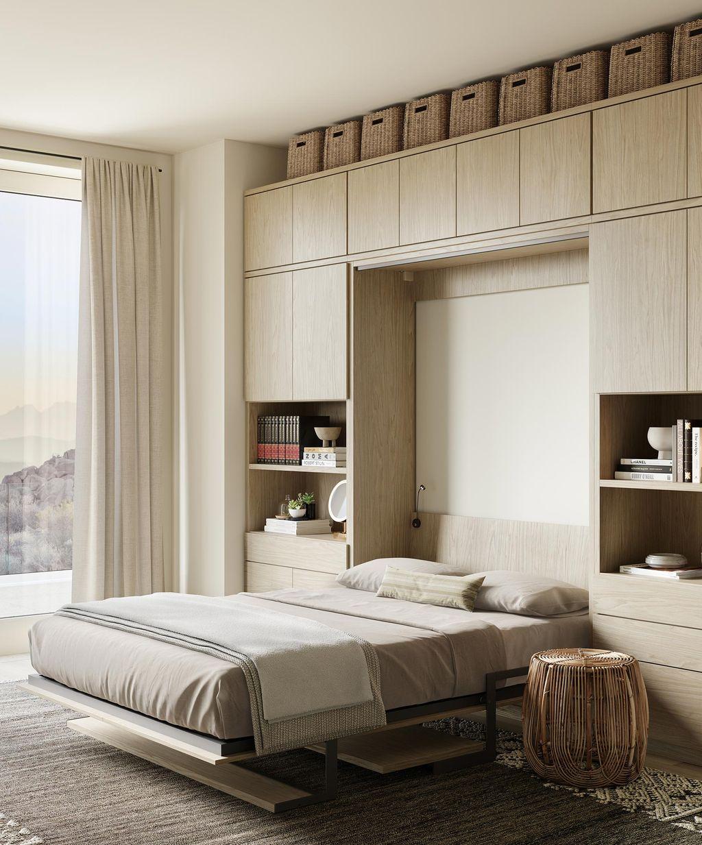 Cama plegable tamaño queen color arena abierta con armarios con acabado de veta de madera natural, de California Closets.
