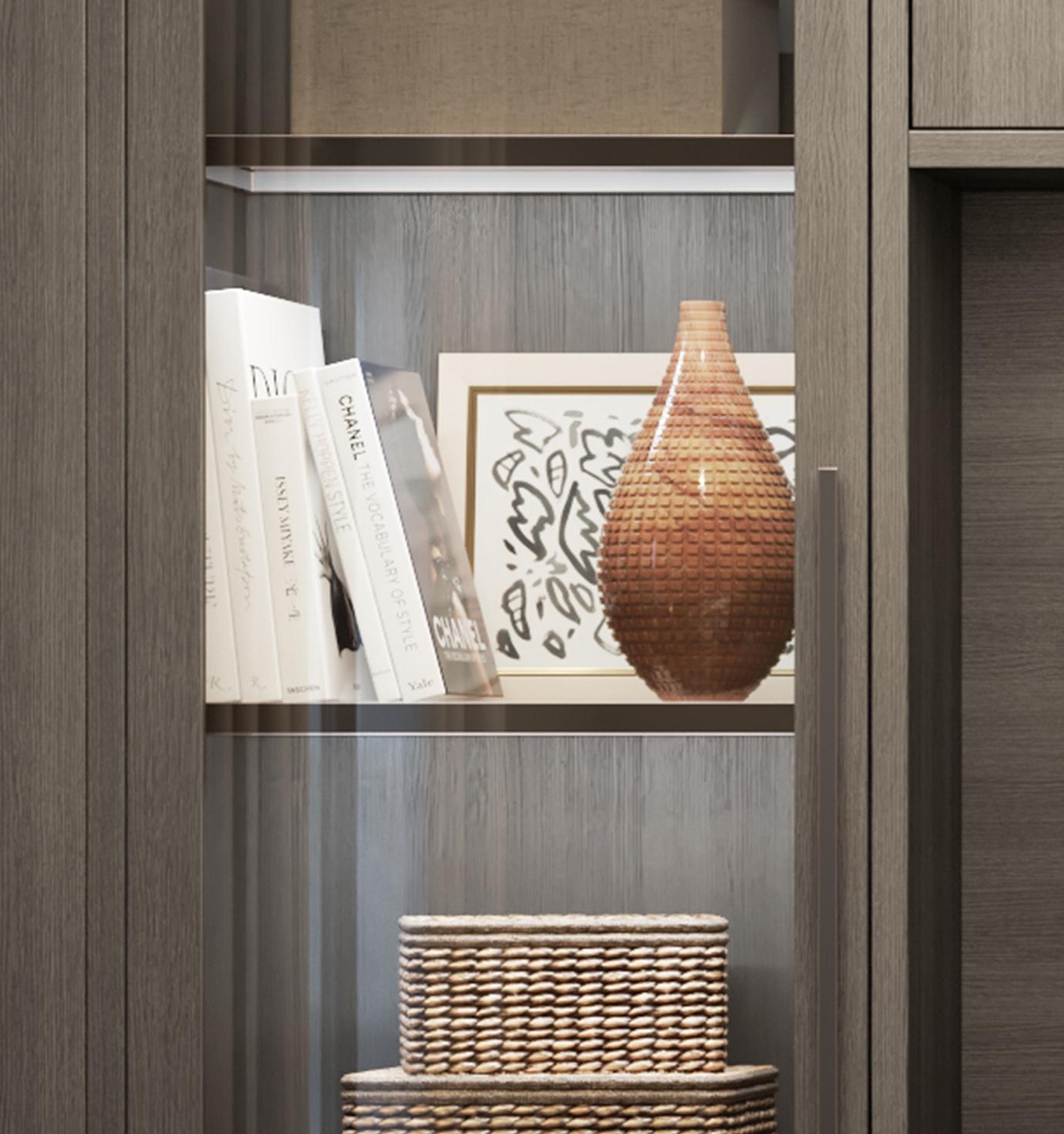 Estante de vidrio personalizado para centro de medios con iluminación en acabado oscuro por California Closets