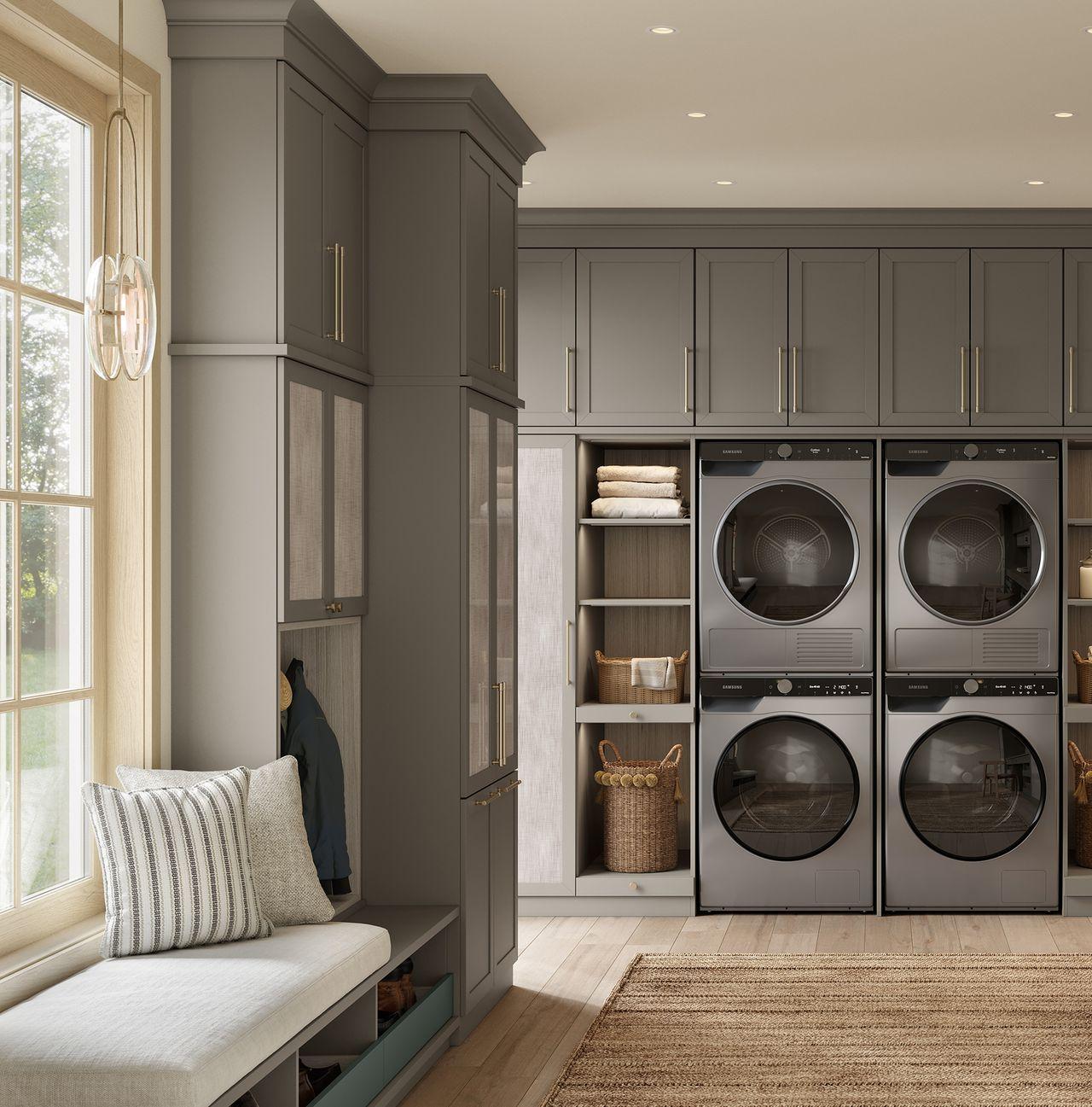 Ideas para la entrada del lavadero de una habitación grande, con acabado Cinder Luxe Matte, de California Closets.