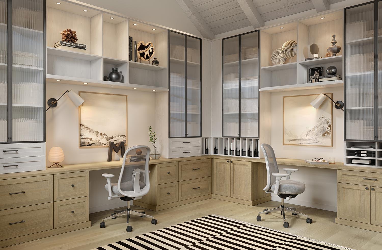 Estaciones de trabajo para una gran oficina en casa diseñadas con estanterías verticales, gabinetes personalizados y escritorios de California Closets