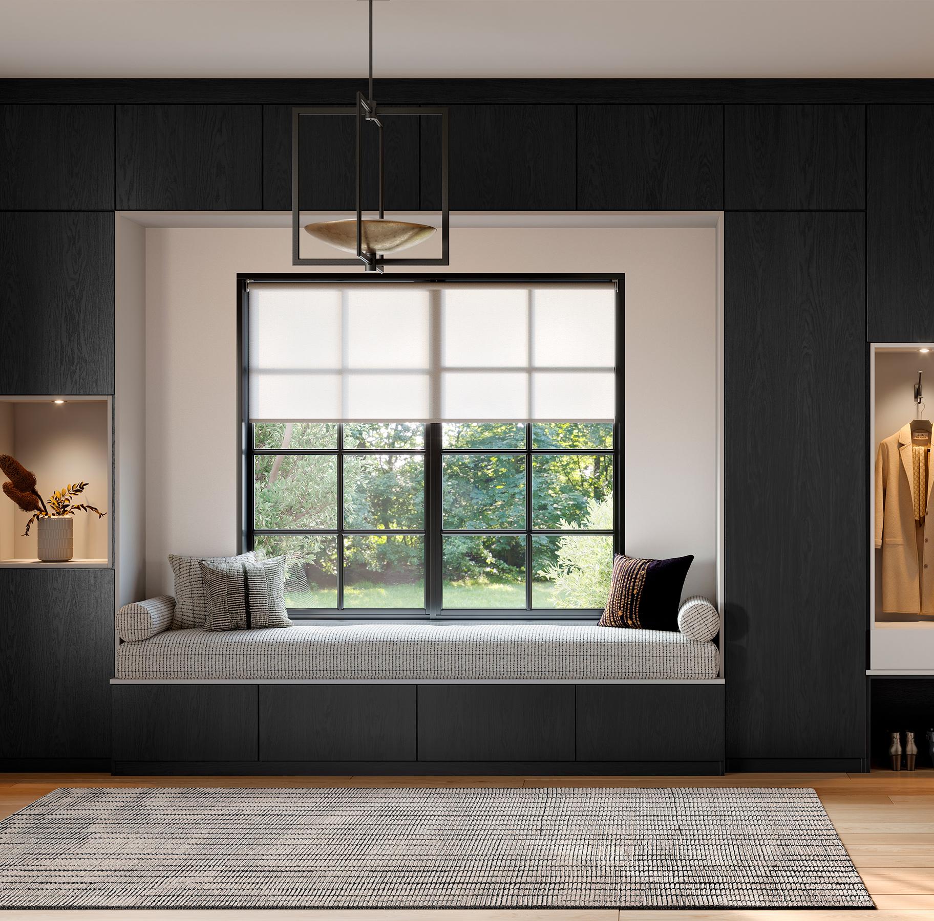 Almacenamiento en vestíbulo con acabado negro sombra y banco de almacenamiento de California Closets