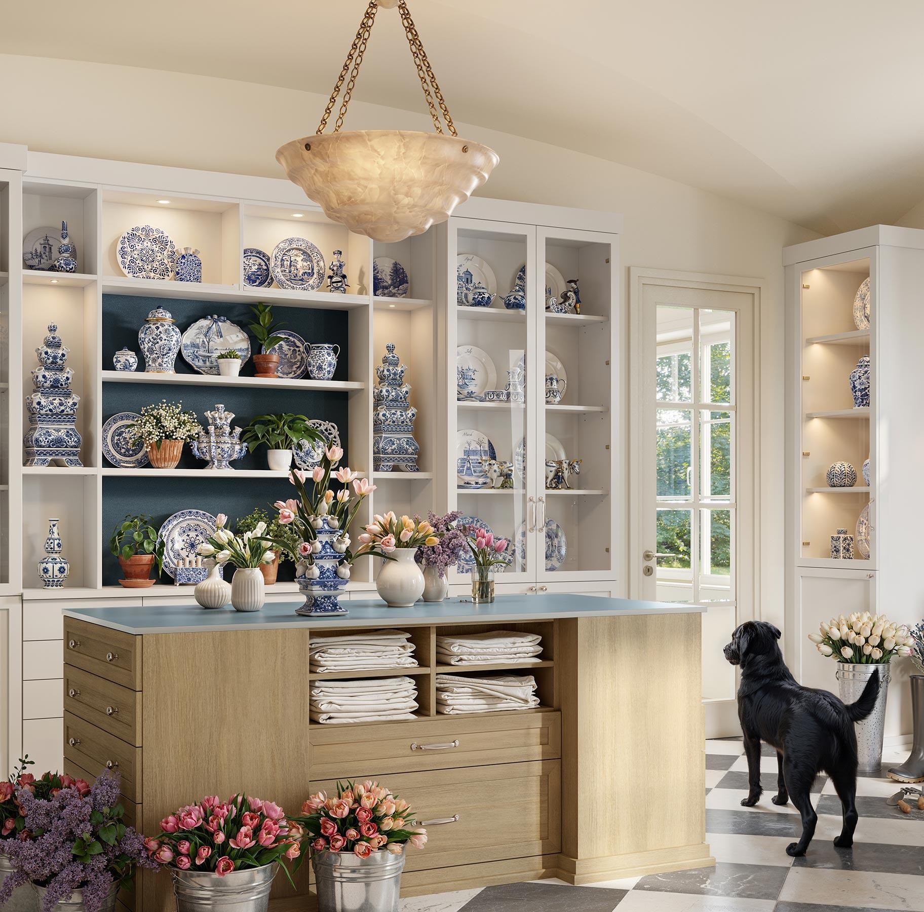 Diseño de despensa estilo vestíbulo en estilo jardín inglés con acabados suaves y neutros de California Closets