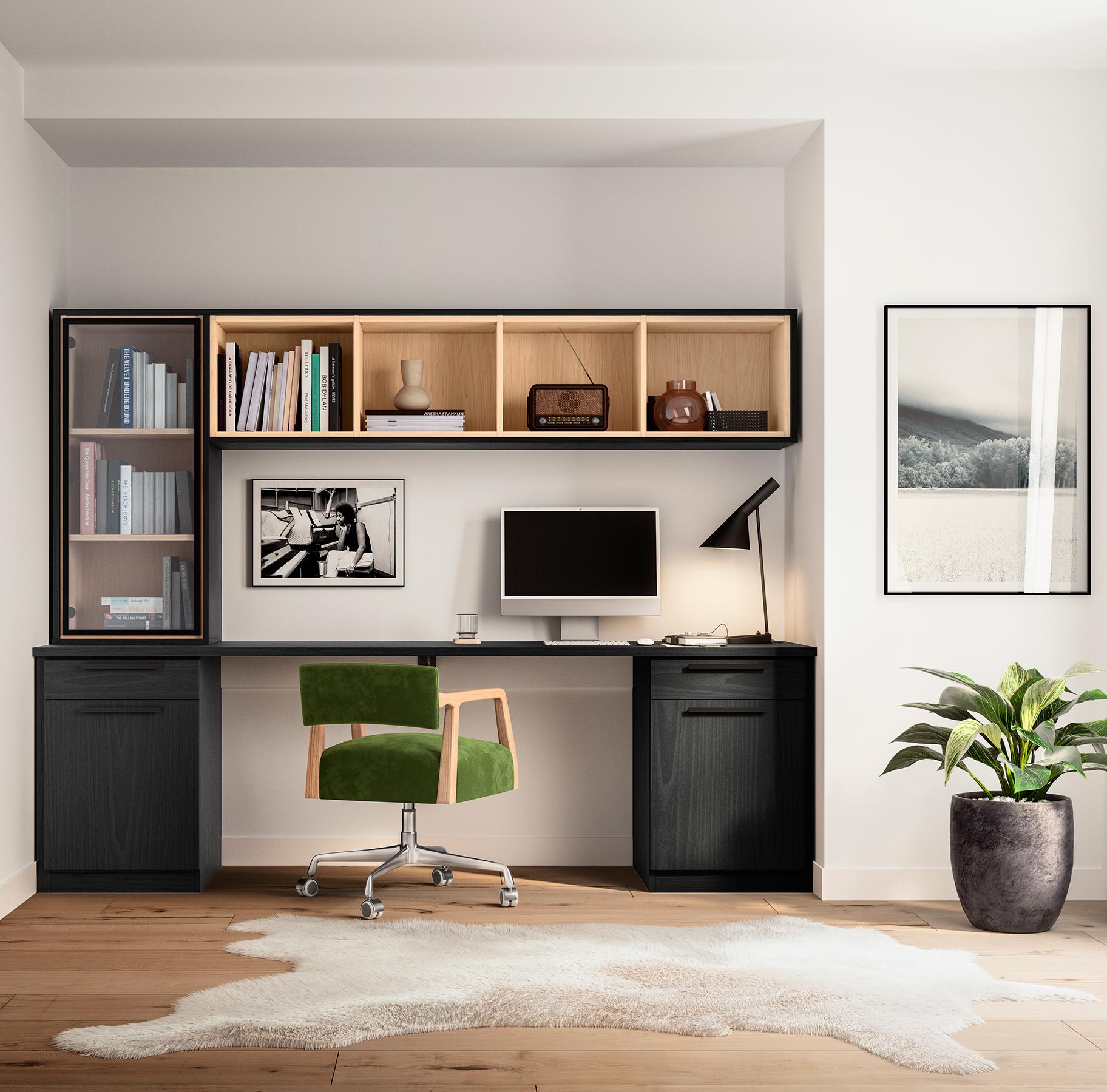 Diseño moderno de oficina en casa con estanterías abiertas tipo cubo y escritorio y gabinetes construidos a medida por California Closets