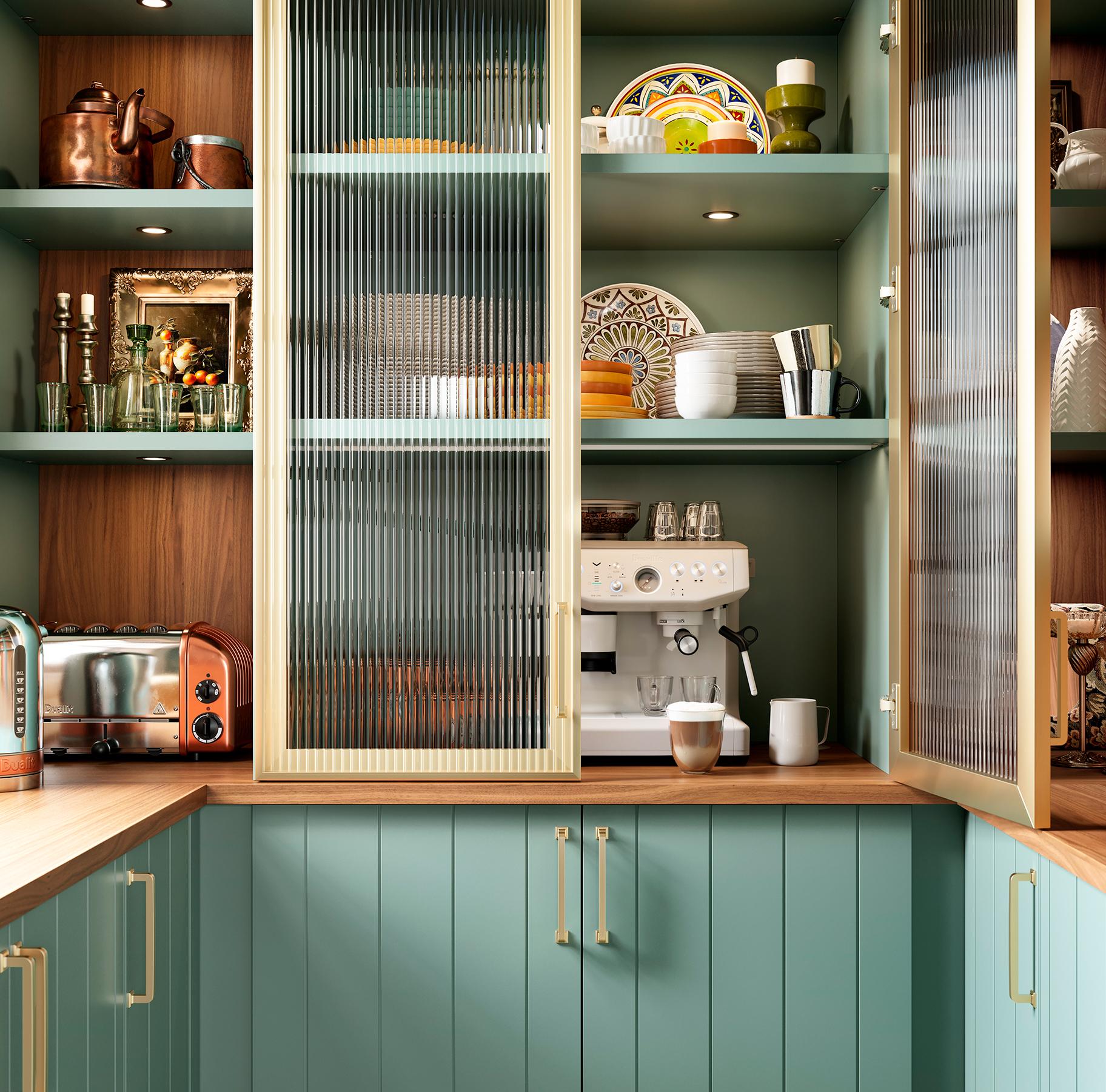 Nuevo acabado verde Desert Agave para despensa personalizada de California Closets