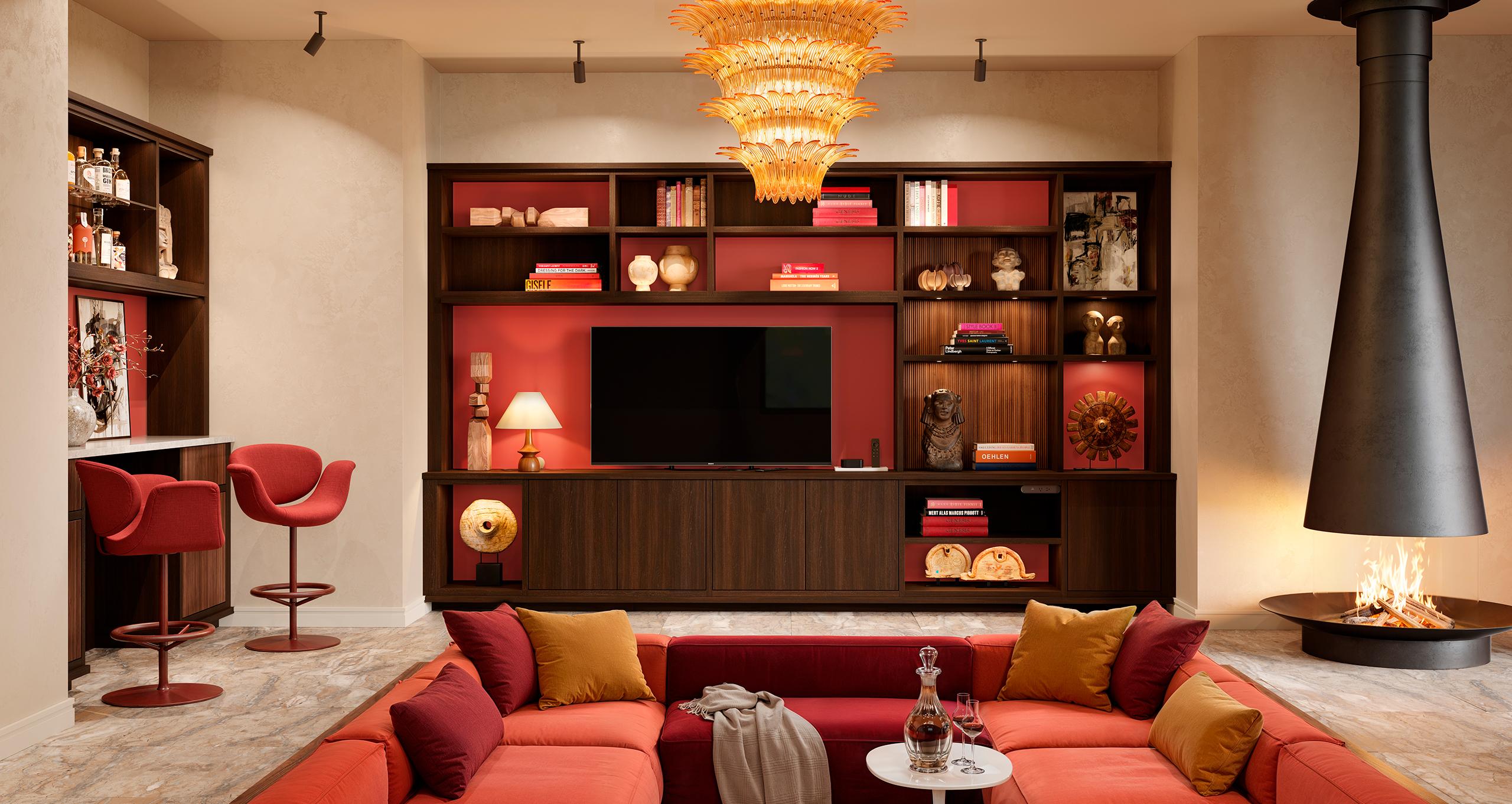 Muro de entretenimiento moderno con gabinetes de vidrio y repisas decoradas en madera oscura de California Closets.