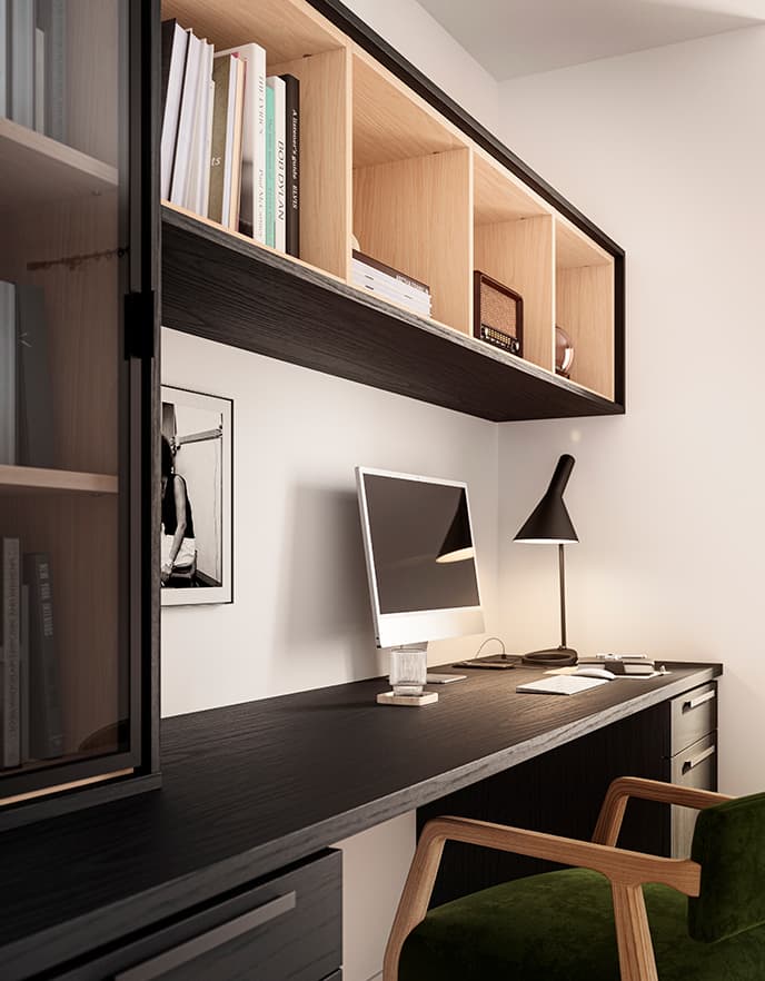 Amplio muro de entretenimiento con nichos rojos, gabinetes de nogal y barra integrada de California Closets.